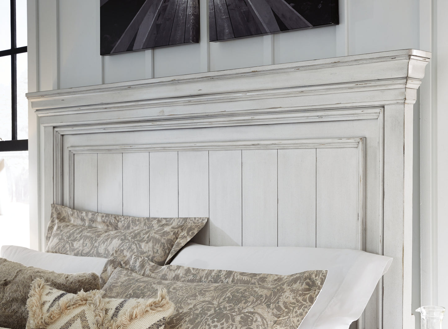 Kanwyn Panel Bed