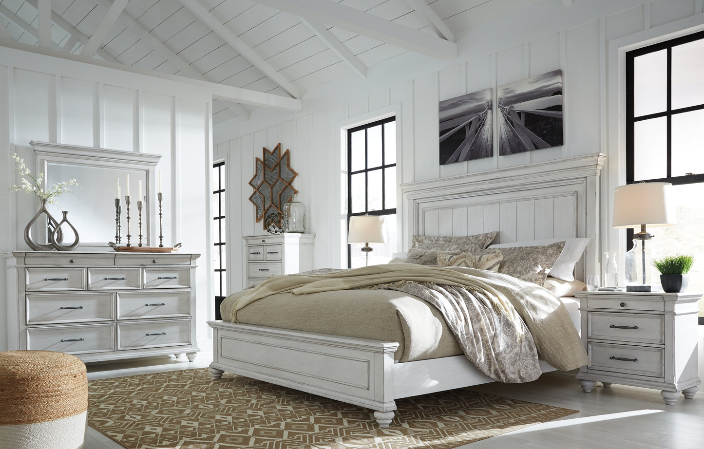 Kanwyn Panel Bed
