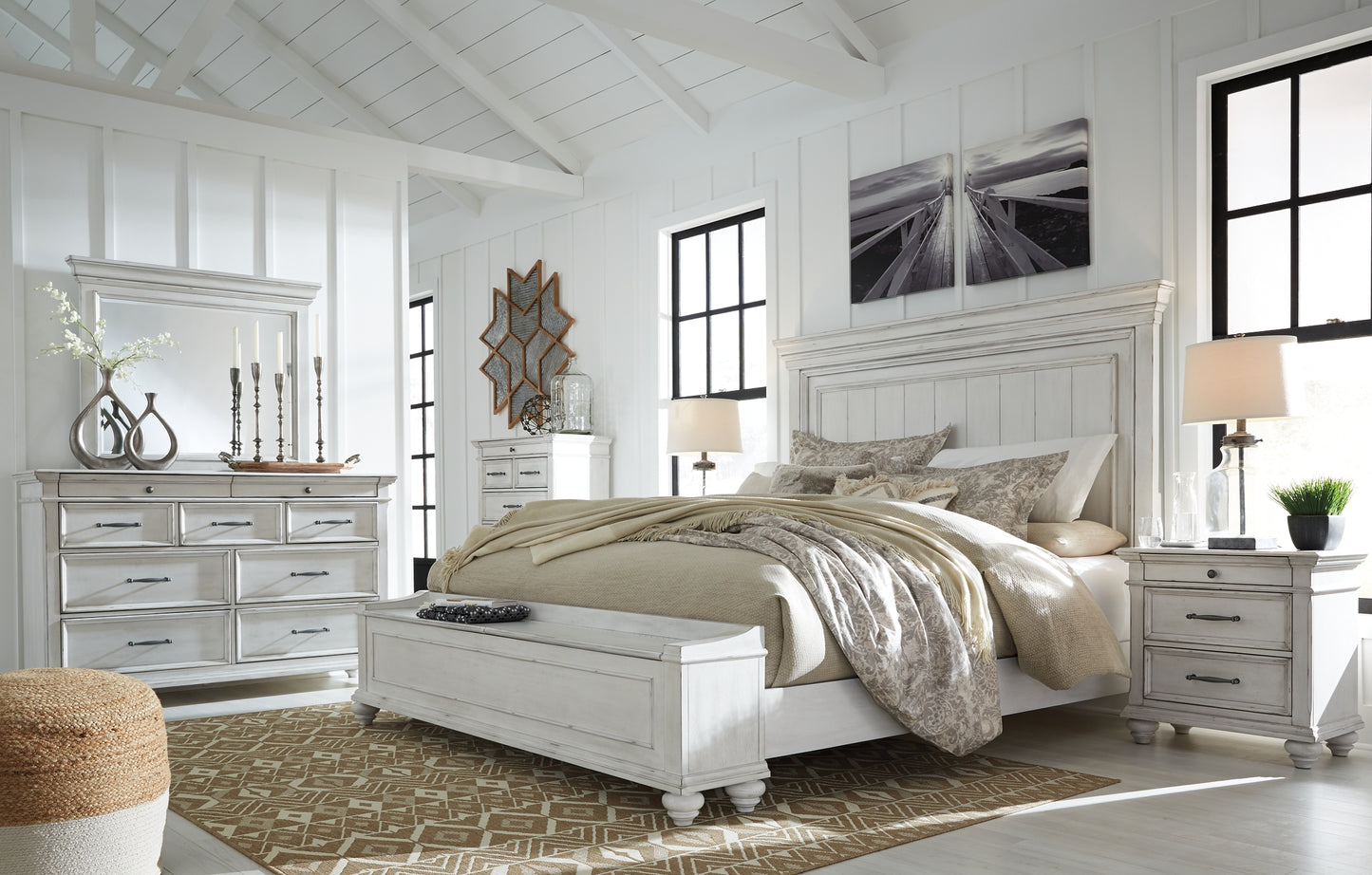 Kanwyn Panel Bed