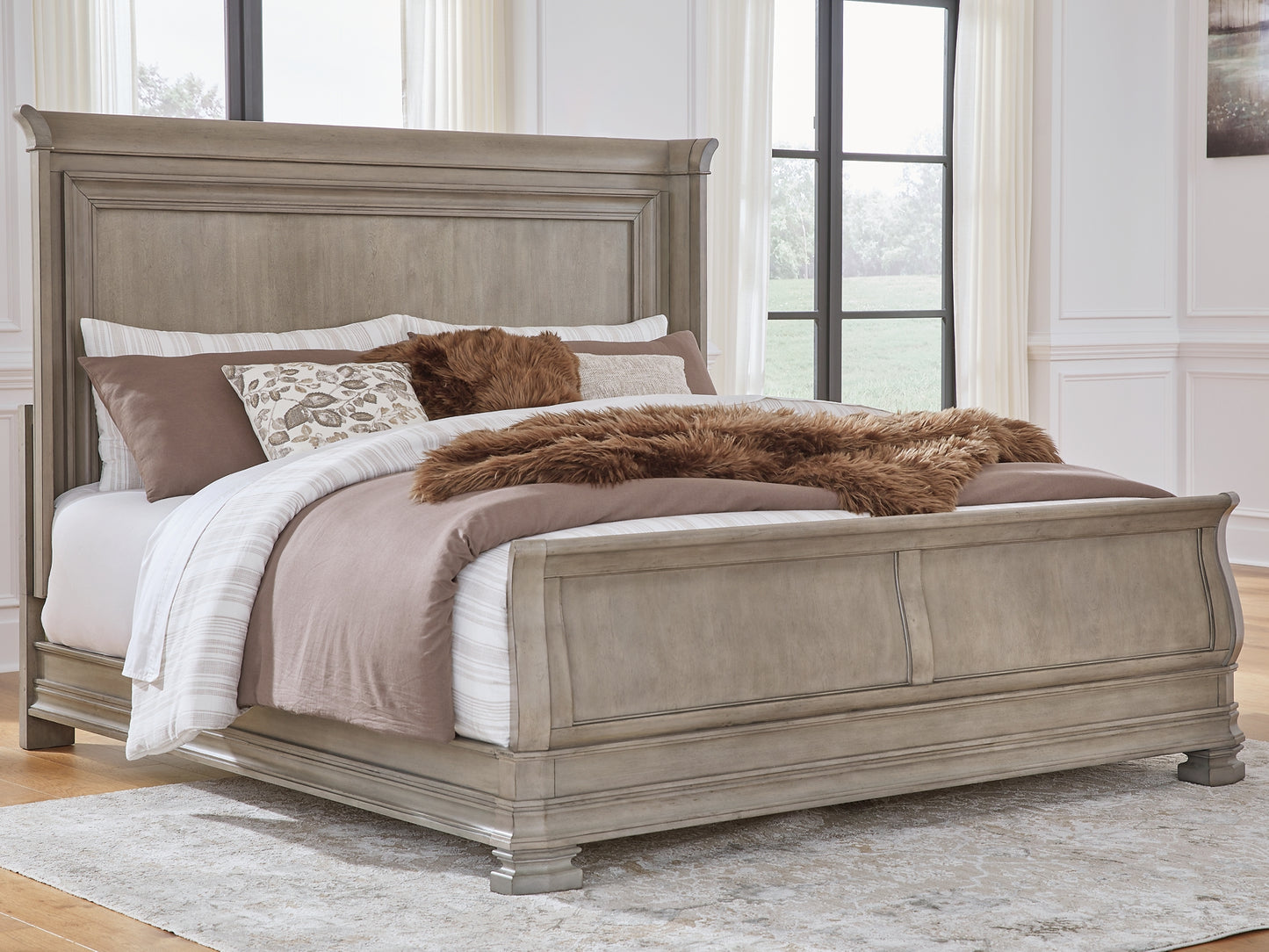 Lexorne Sleigh Bed