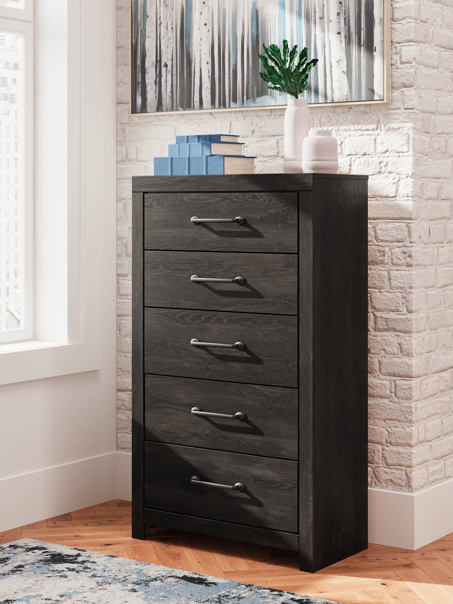 Hollivern King Panel Bed with Mirrored Dresser and Chest