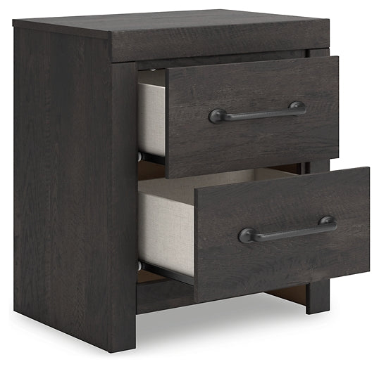 Hollivern King Panel Bed with Mirrored Dresser, Chest and Nightstand