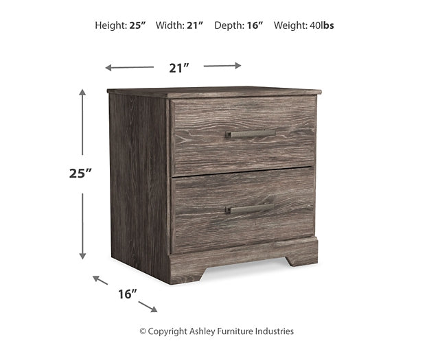 Ralinksi King Panel Bed with Mirrored Dresser, Chest and Nightstand