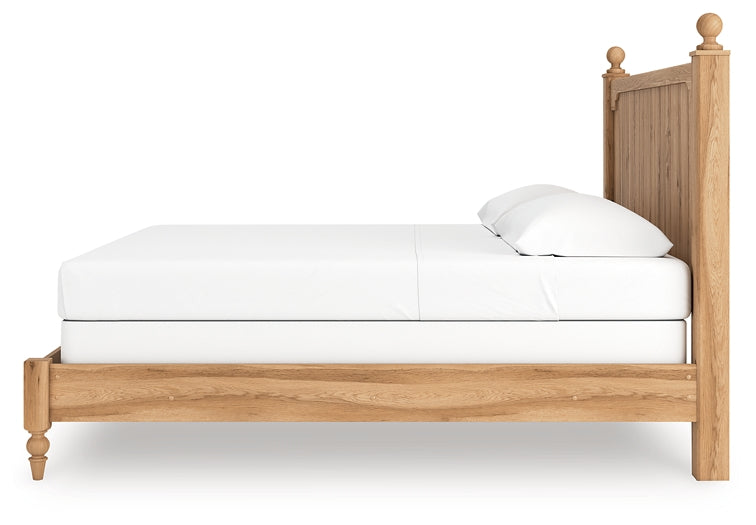Aleaport King Panel Bed with Mirrored Dresser and Nightstand