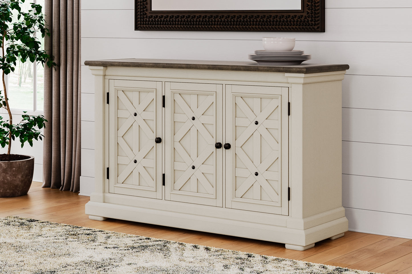 Bolanburg Dining Room Server