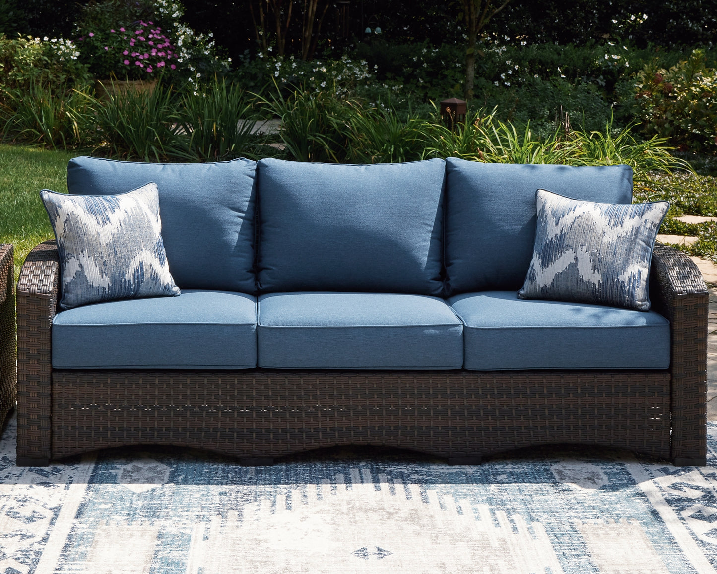 Windglow Sofa with Cushion