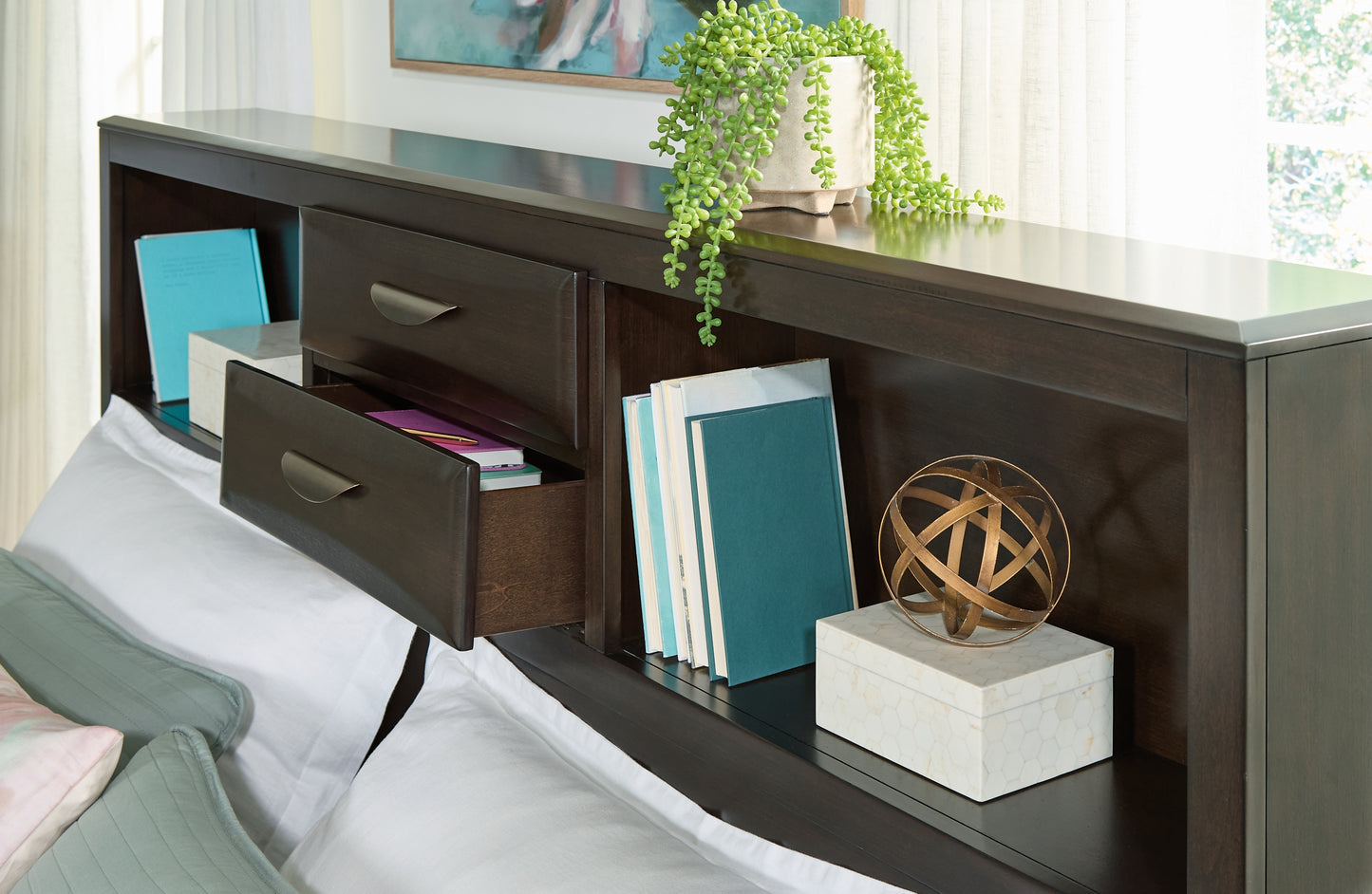 Vanmore  Storage Bed