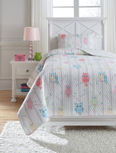Load image into Gallery viewer, Letty Crystal Table Lamp (1/CN)

